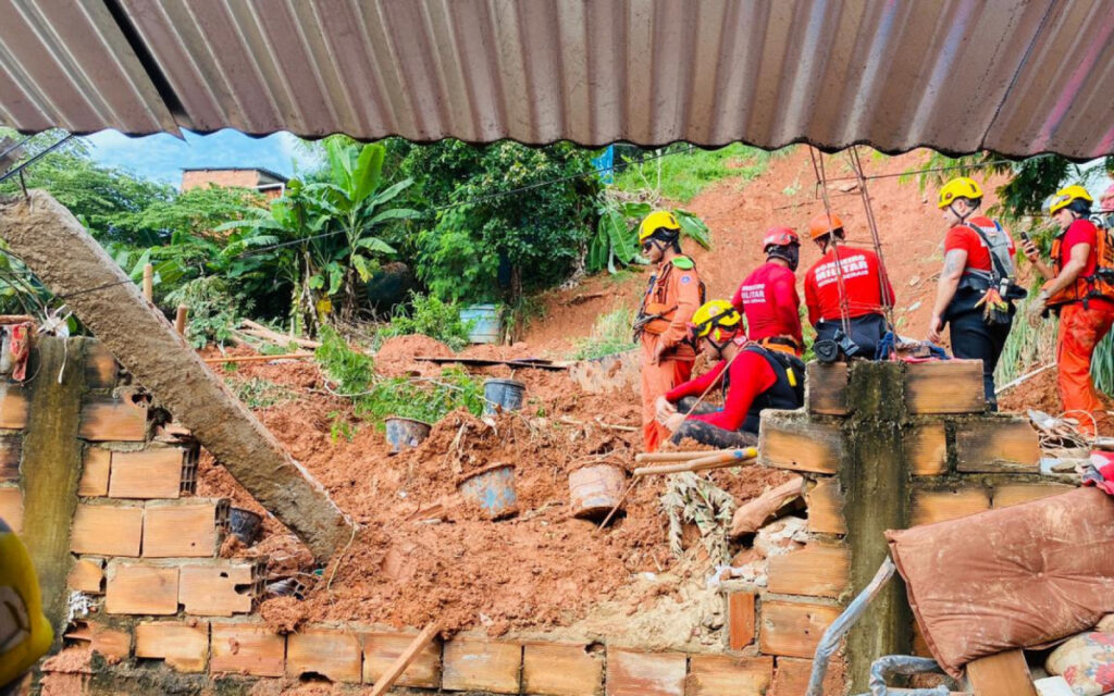 Chuva intensa provoca deslizamentos e deixa 10 mortos em Minas Gerais