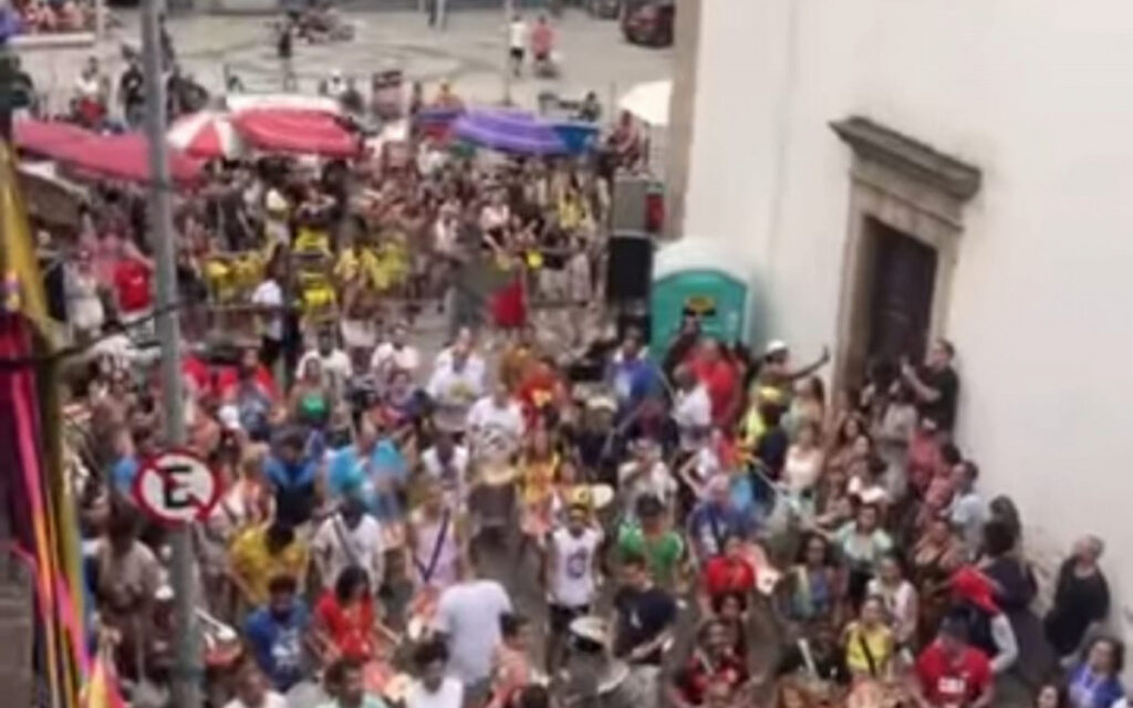 Ensaio do bloco Desliga da Justiça anima foliões no Centro do Rio. Reprodução / Redes Sociais