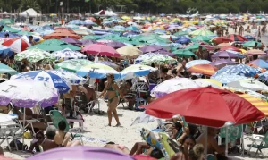 Calor intenso movimenta praias do Rio com reforço na segurança e ações de conscientização