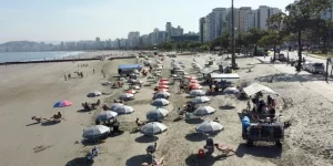 Aumento de problemas gastrointestinais no litoral de SP preocupa turistas e autoridades