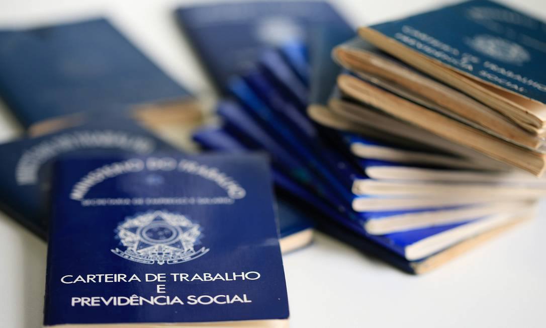 Carteira-de-Trabalho-Foto-Roberto-Moreyra-SMTE-2-2