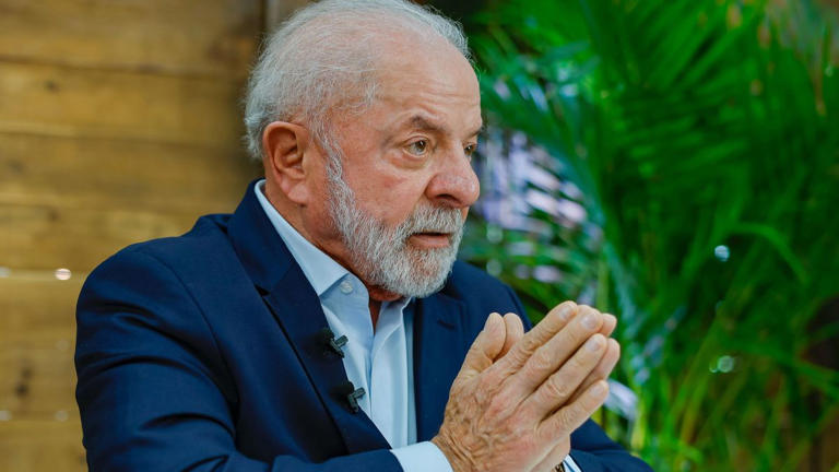 Lula avalia retorno da Petrobras à distribuição de combustíveis e reacende debate sobre preços nas bombas