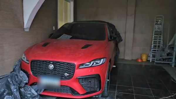 Operação contra fraudes do Comando Vermelho chega a Nova Iguaçu e apreende Jaguar em esquema de R$ 136 milhões