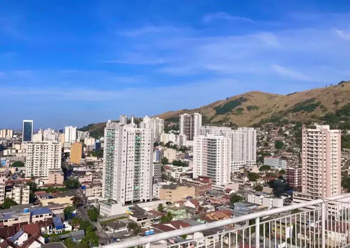 MÁQUINA A TODO VAPOR: PREFEITOS DA BAIXADA ACELERAM ENTREGAS PARA ALAVANCAR CANDIDATOS EM 2026