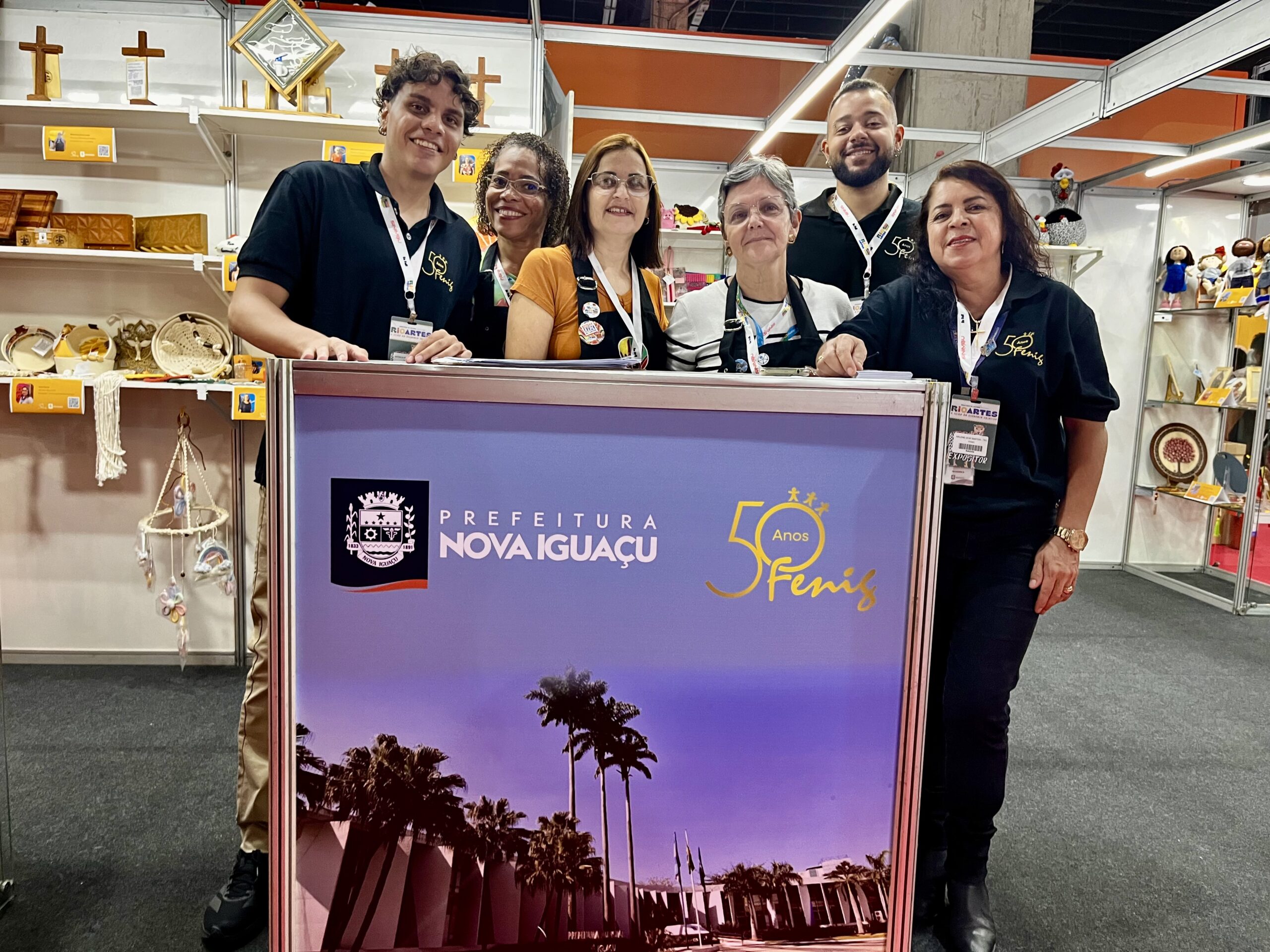 Artesãos e equipe Fenig