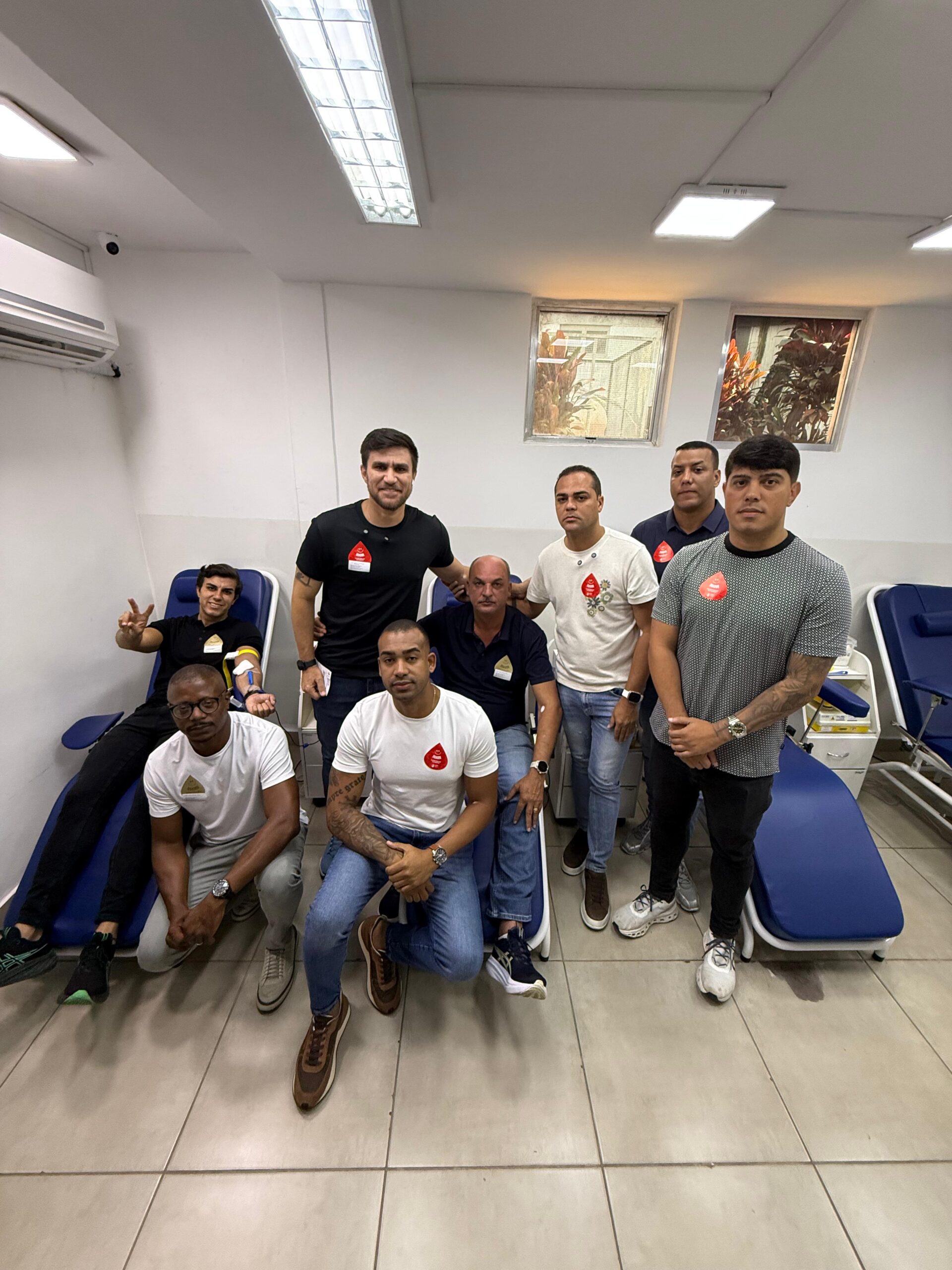 Vereadores de Nova Iguaçu e Deputado Estadual Filipinho Ravis dão início a campanha doe sangue no Hospital da Posse