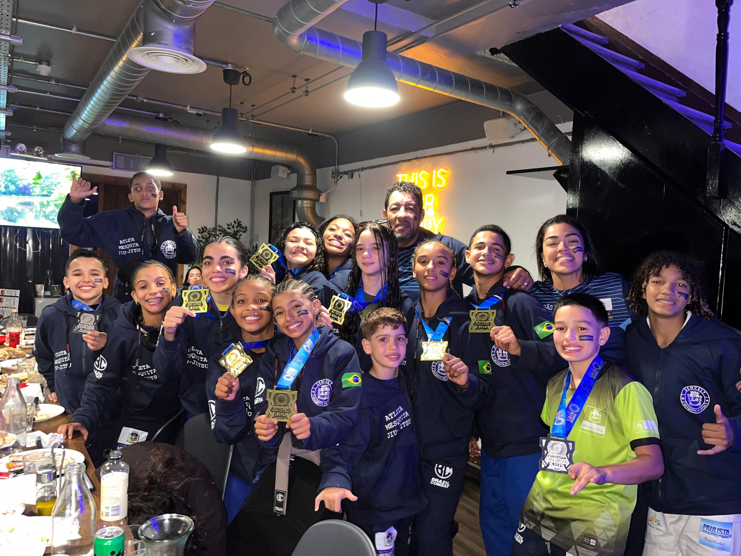 Atletas de Mesquita conquistam medalhasde ouro, prata e bronze no European Kids