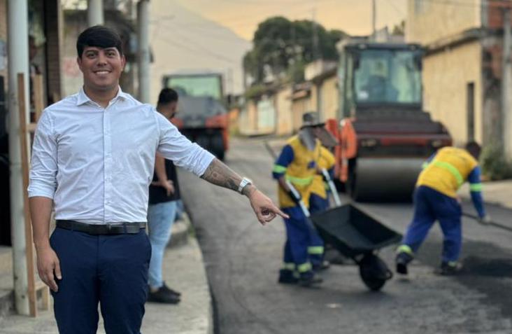 Vereador Thadeu do Marcos Fernandes celebra novo asfalto em Nova Brasília e reforça trabalho nos bairros de Nova Iguaçu