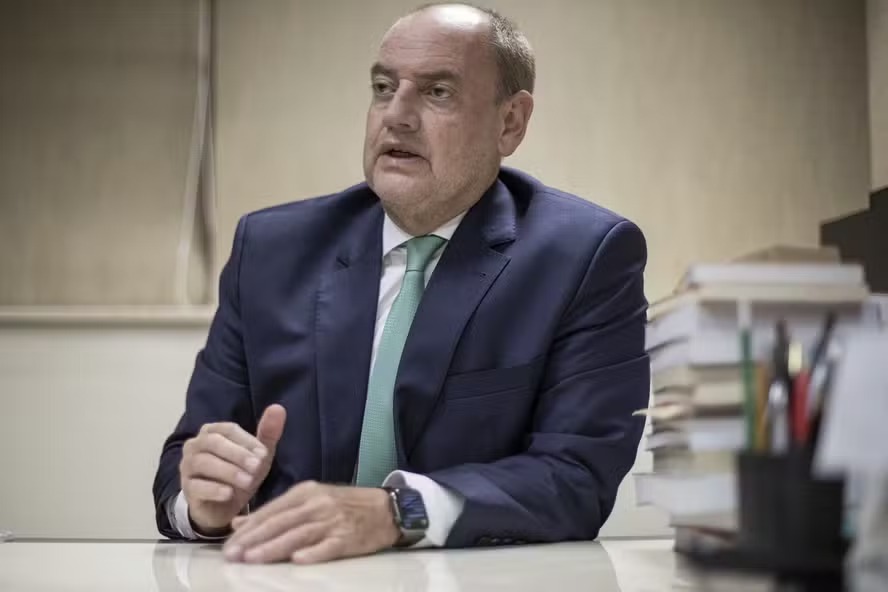 Canetada de Ricardo Couto esvazia gabinetes de federais e estaduais e provoca pânico na Alerj e em Brasília