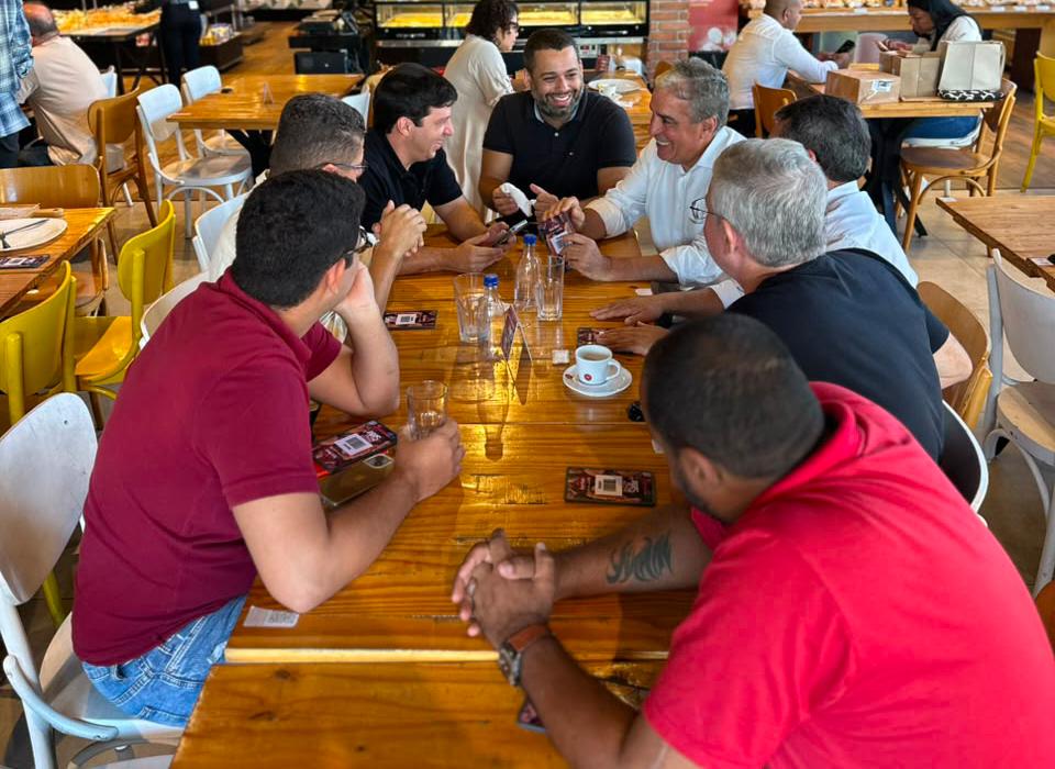 André Ceciliano articula pré-candidatura à Alerj em café de Nova Iguaçu
