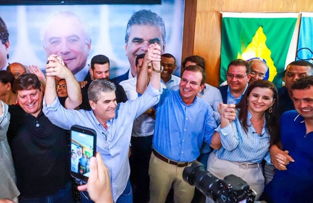 O RIO MUDOU. E A POLÍTICA AINDA TENTA ENTENDER O RECADO DAS RUAS.