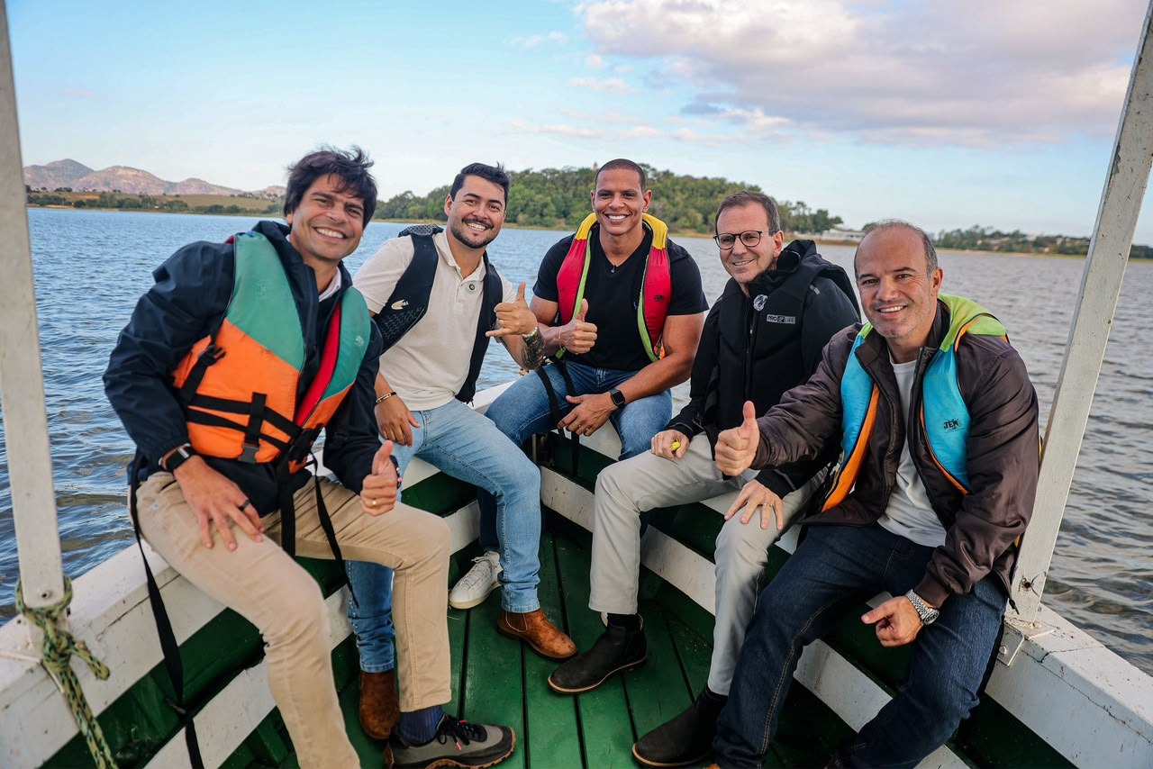 Eduardo Paes visita a Lagoa de Cima e se reúne com representantes do Sindicato dos Ceramistas de Campos