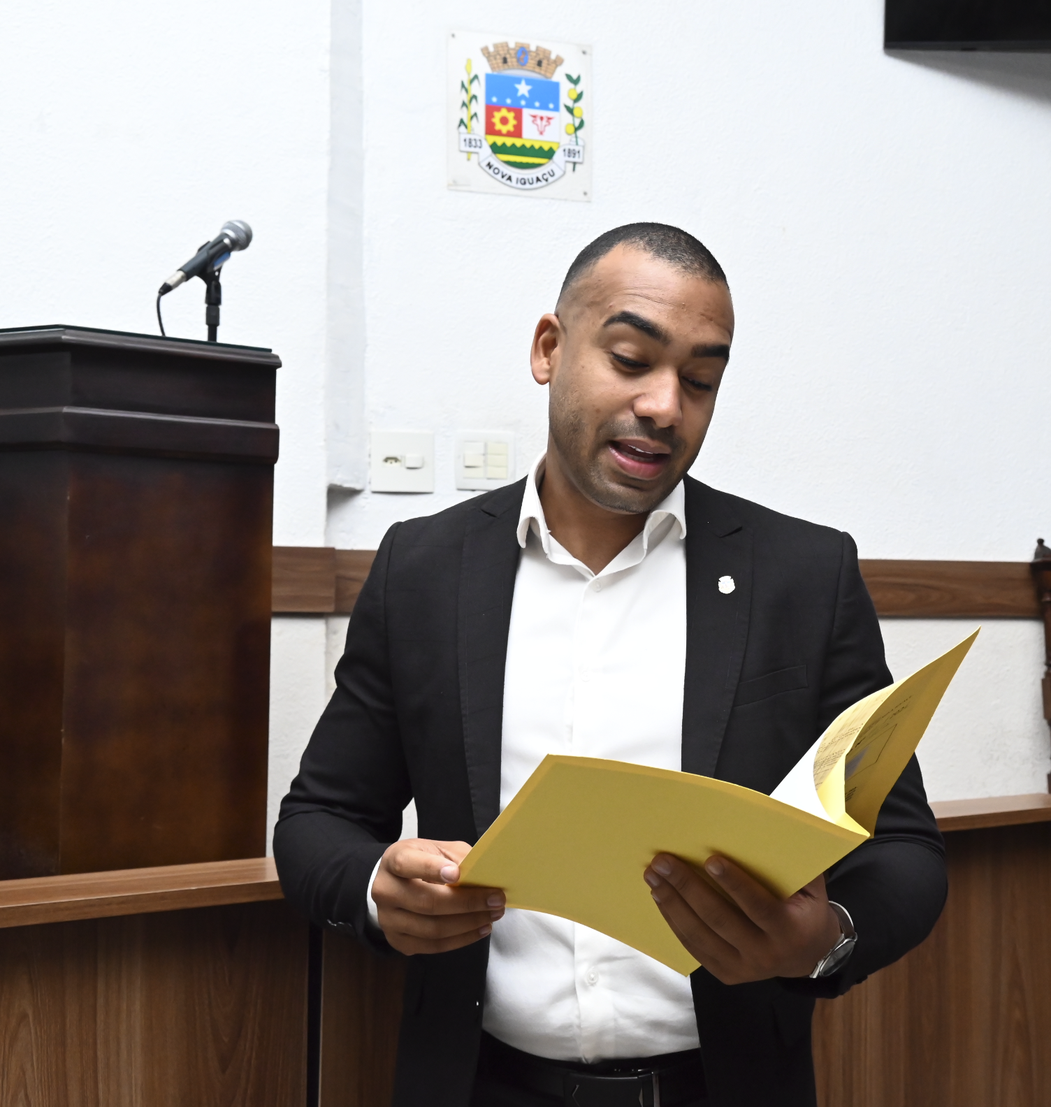 VEREADOR DOUGLAS NADAES CRIA PROJETO QUE INSTITUI SELO DE ATENDIMENTO HUMANIZADO NAS UBS DE NOVA IGUAÇU