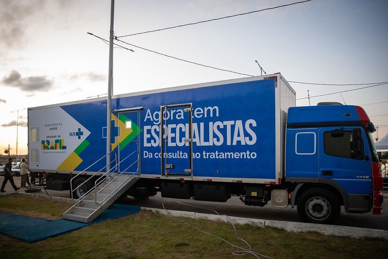 CARRETA OFTALMOLÓGICA DO GOVERNO LULA CHEGA A NOVA IGUAÇU: AÇÃO É DO MINISTÉRIO DA SAÚDE, NÃO INDICAÇÃO POLÍTICA