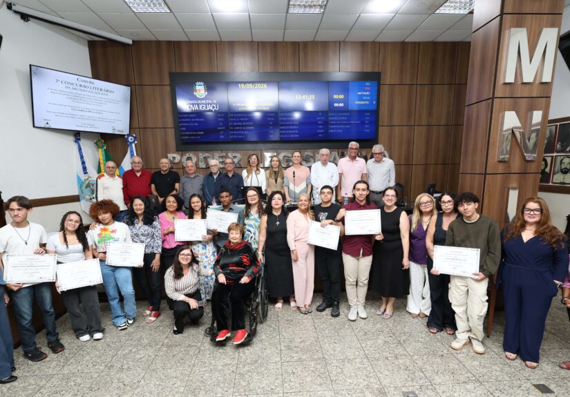 Dia de reconhecimento para estudantes, seus familiares, professores e autoridades participantes do 3º Concurso Literário da Arcádia