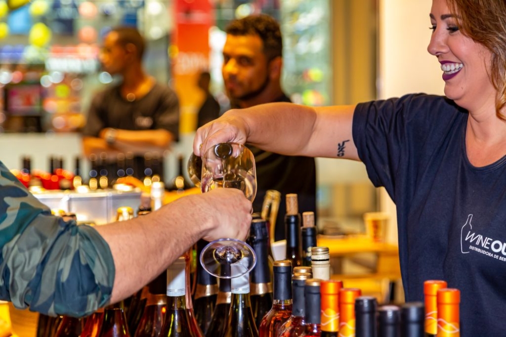 NOVA IGUAÇU VIRA PONTO DE ENCONTRO PARA OS APAIXONADOS POR VINHO COM A 6ª EDIÇÃO DO FESTIVAL NO TOPSHOPPING