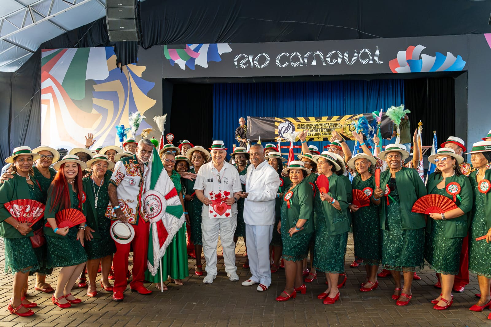 Festa das Velhas Guardas ganha nova dimensão e une escolas de todos os grupos do Rio na Cidade do Samba