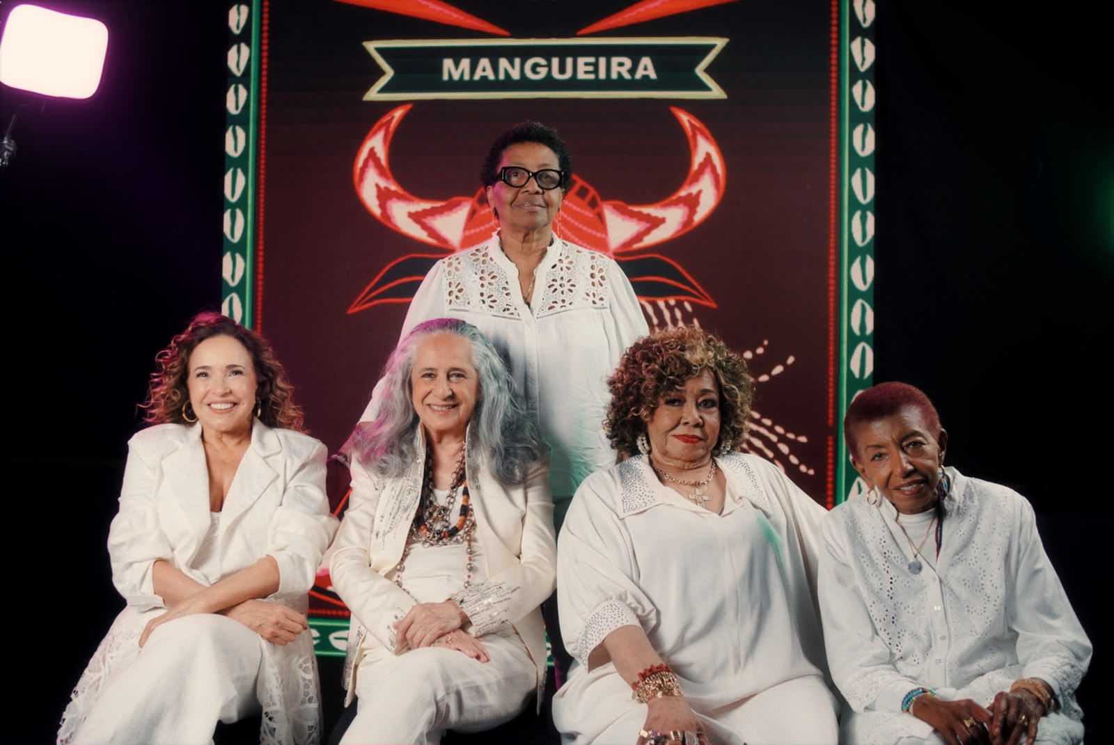 Alcione, Leci Brandão, Maria Bethânia e Daniela Mercury gravam samba da Mangueira para o Carnaval 2027