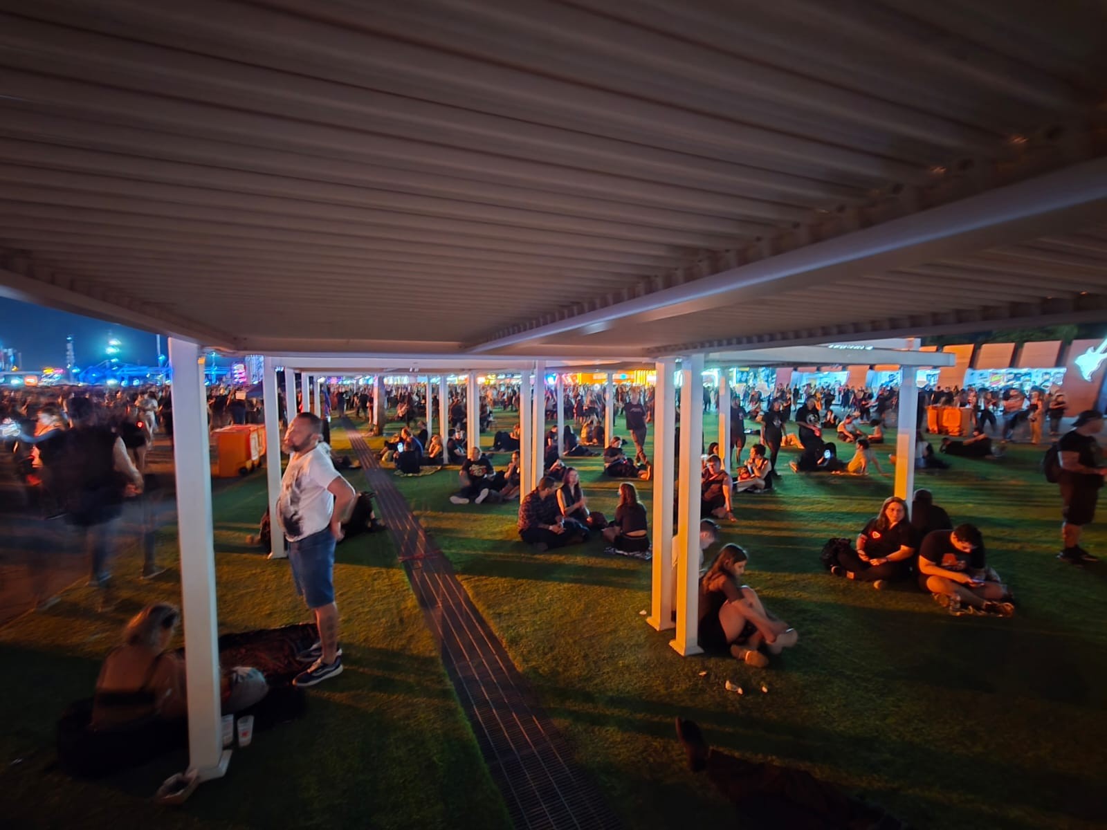 ROCK IN RIO TEM DOMINGO DE MÚSICA, CHUVA E ATENÇÃO REDOBRADA