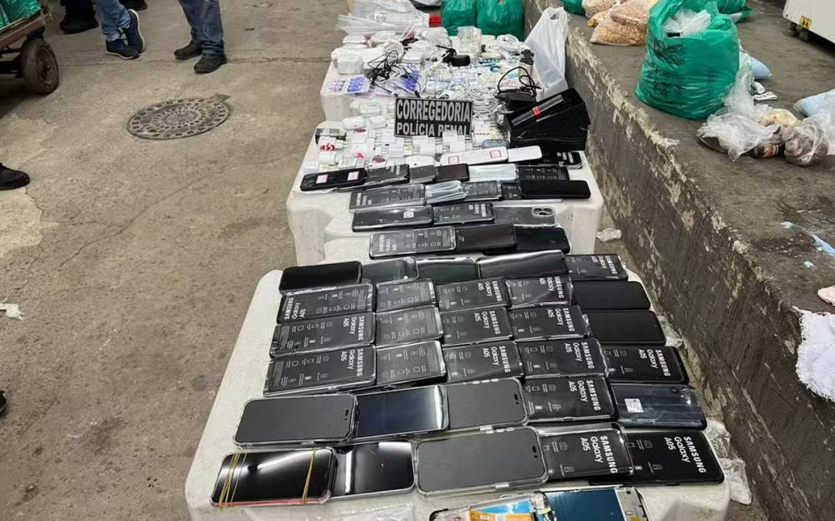 143 DISPOSITIVOS BLOQUEADOS NOS PRESÍDIOS DO RIO: QUANTOS CELULARES AINDA ESTÃO NAS CADEIAS? ROUBOS DE CARGAS DISPARAM NA AVENIDA BRASIL